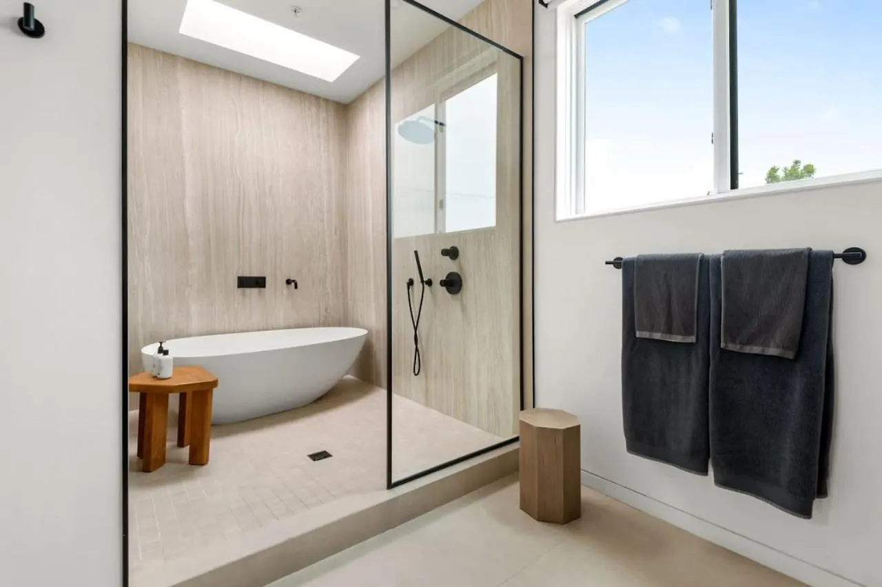 Sunny Rooftop Retreat In Venice Silver Triangle Los Angeles United States