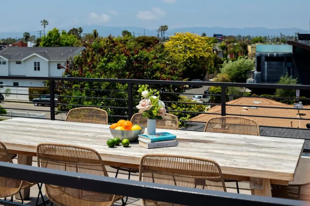 Sunny Rooftop Retreat In Venice Silver Triangle Los Angeles