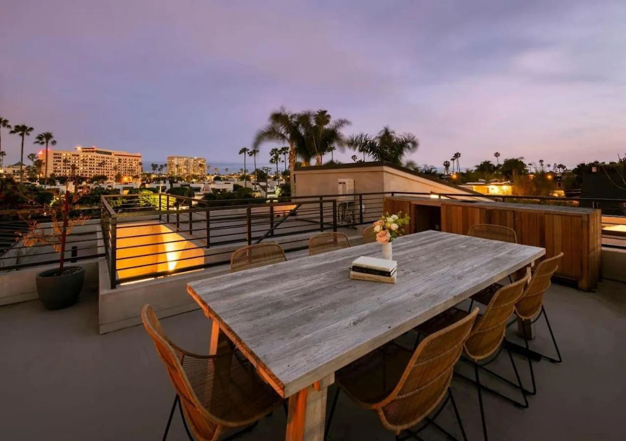 Holiday home Sunny Rooftop Retreat In Venice Silver Triangle Los Angeles
