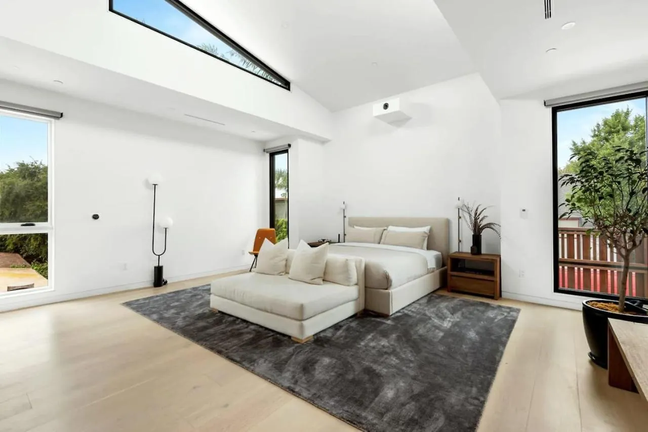 Holiday home Sunny Rooftop Retreat In Venice Silver Triangle Los Angeles United States
