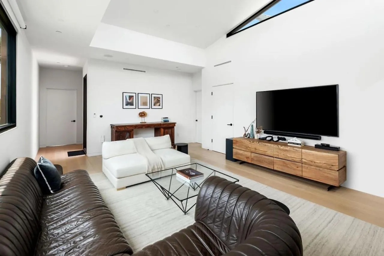 Sunny Rooftop Retreat In Venice Silver Triangle Los Angeles