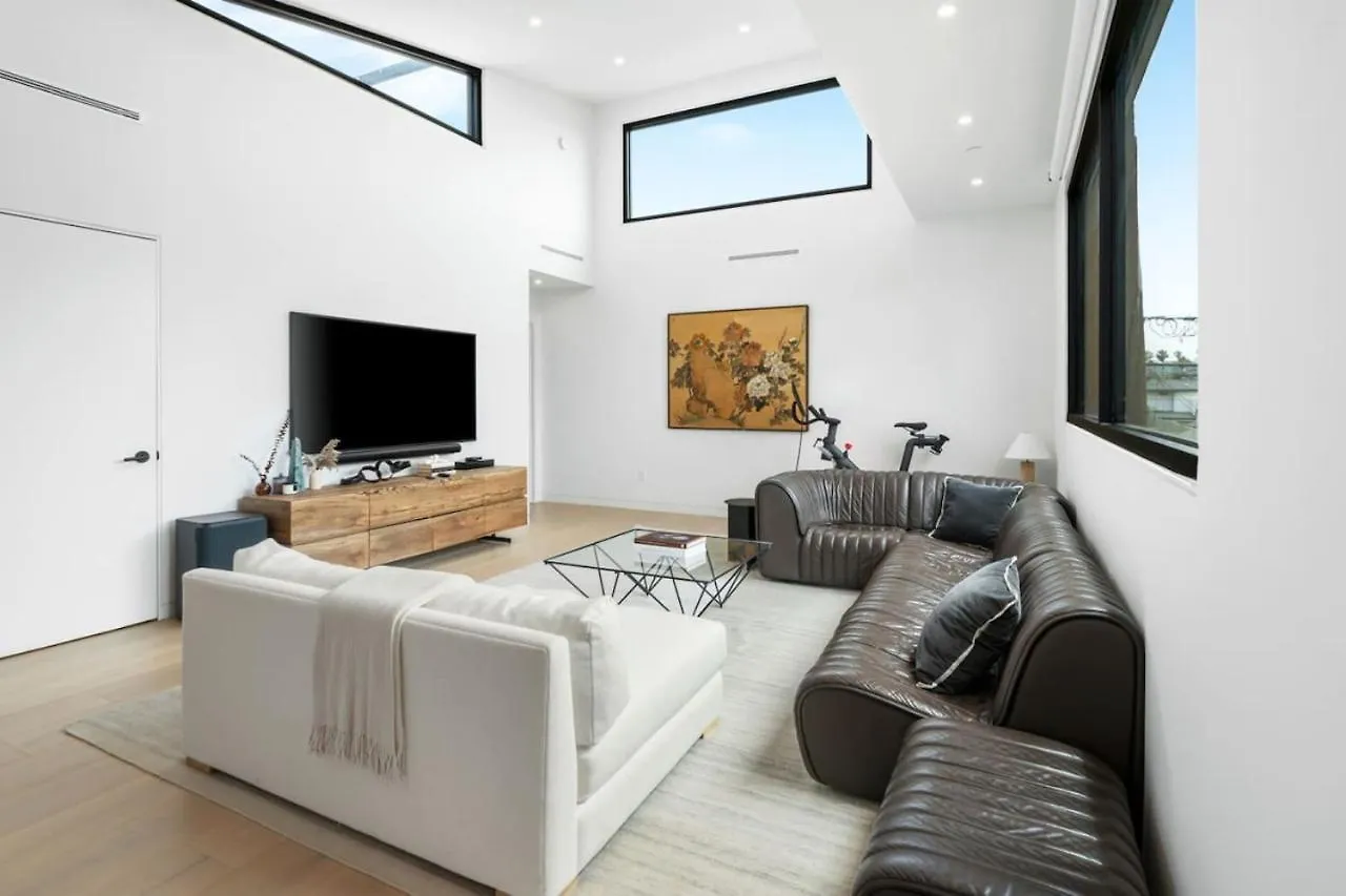 Holiday home Sunny Rooftop Retreat In Venice Silver Triangle Los Angeles