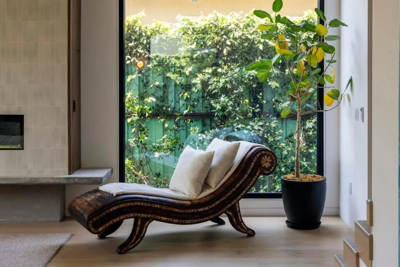 Holiday home Sunny Rooftop Retreat In Venice Silver Triangle Los Angeles United States