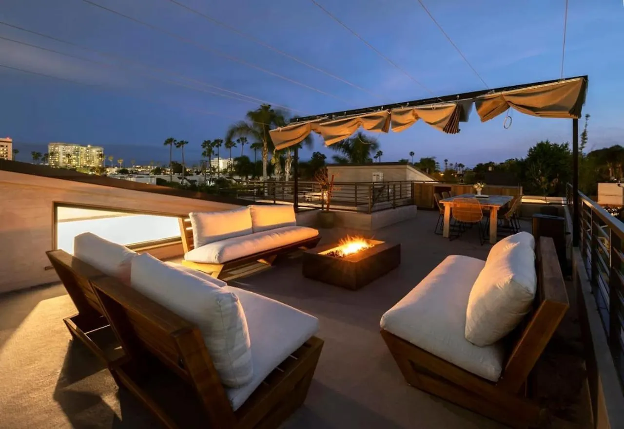 Sunny Rooftop Retreat In Venice Silver Triangle Los Angeles 0*,  United States