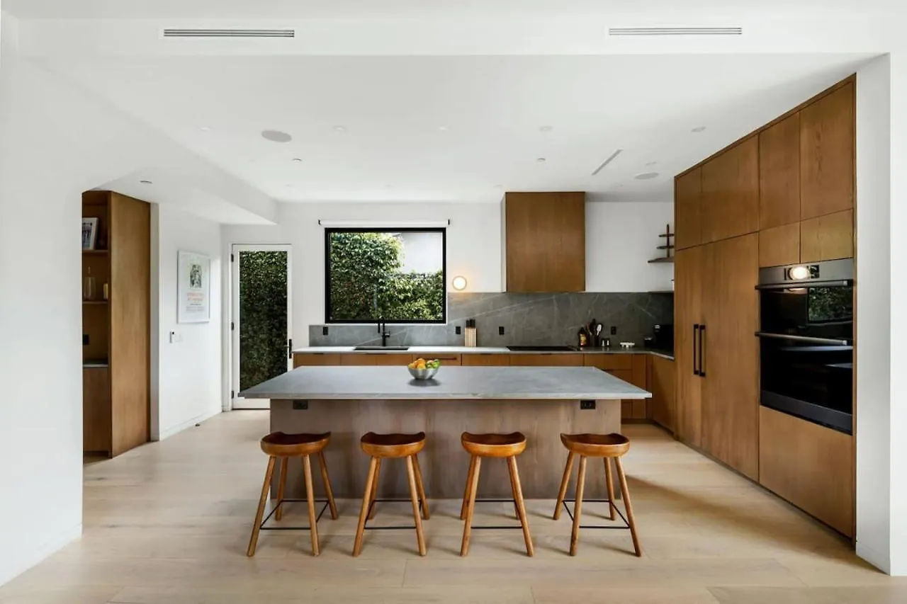 Sunny Rooftop Retreat In Venice Silver Triangle Los Angeles 0*,  United States