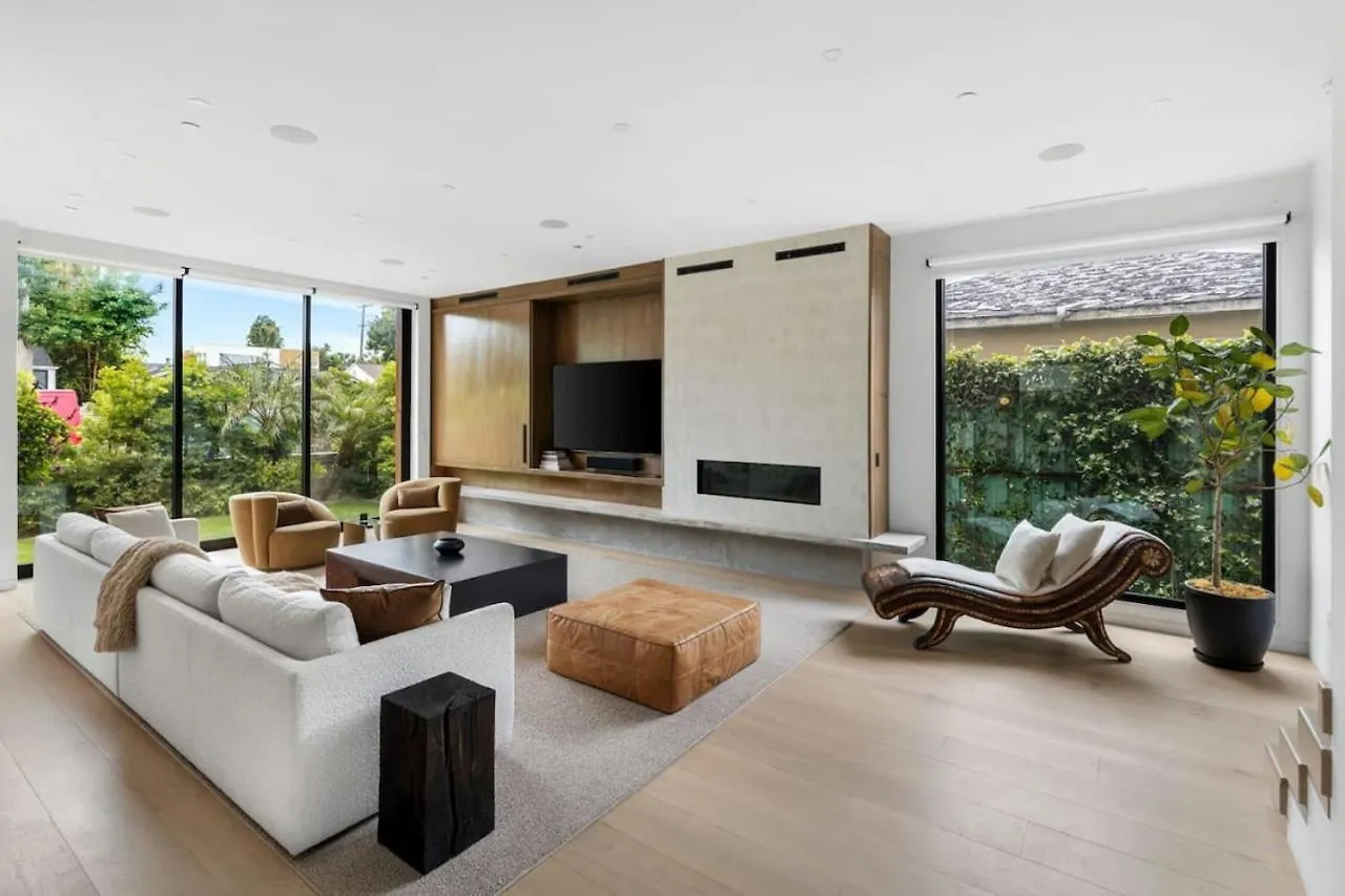 Sunny Rooftop Retreat In Venice Silver Triangle Los Angeles United States